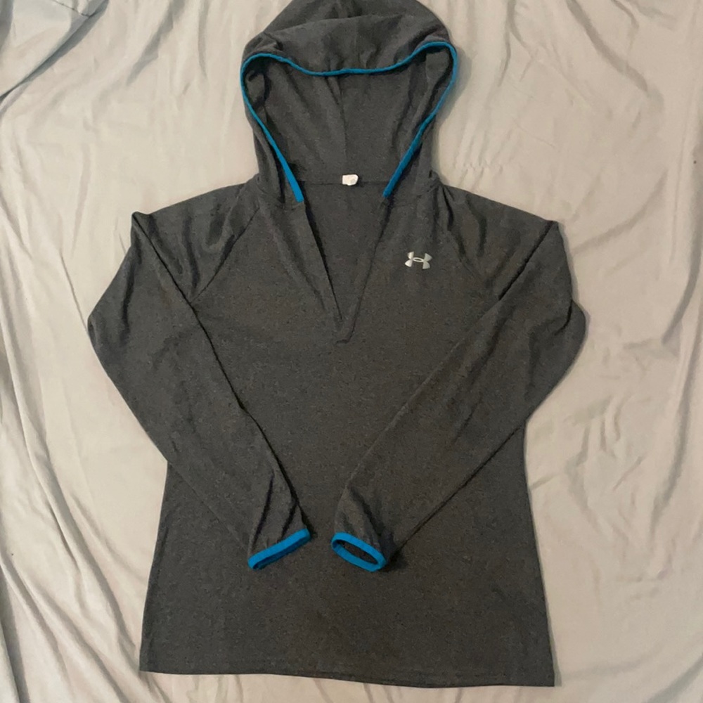 Grey UnderArmour hooded top sz small